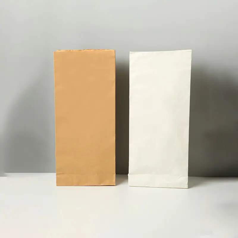 Carta kraft bianca con sacchetto di carta kraft naturale